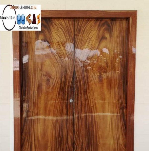 Jual Pintu Kayu Trembesi Desain Klasik Harga Murah